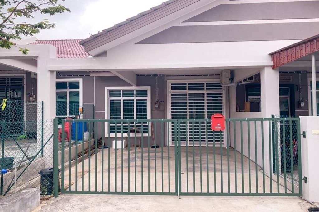 Si_Homestay4U Malacca Kültér fotó